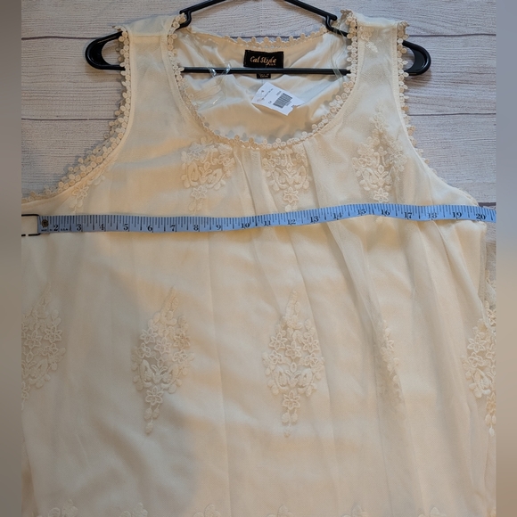 NWT Cal Style boho lace feminine embroidered cream sleeveless blouse. size 2XL. - Picture 8 of 9